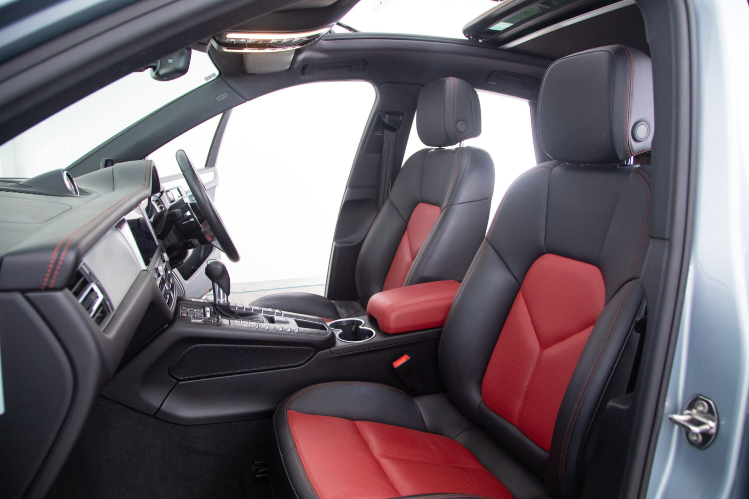 マカン S シュポルト エディション (パノラミック ルーフ システム装着車) PDK 4WD