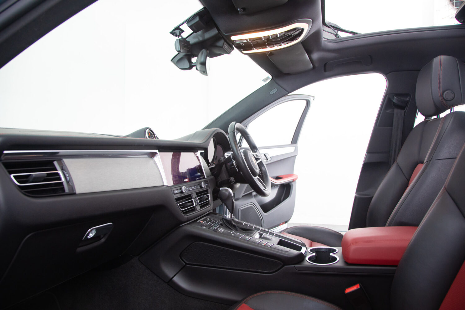 マカン S シュポルト エディション (パノラミック ルーフ システム装着車) PDK 4WD