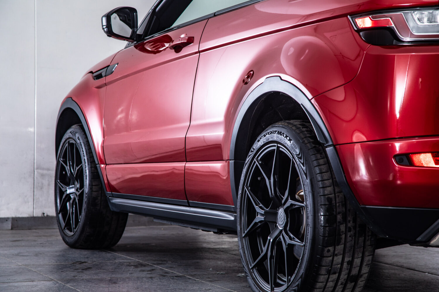 レンジローバーイヴォーク HSE ダイナミック 4WD