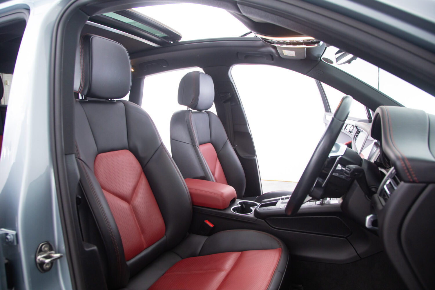 マカン S シュポルト エディション (パノラミック ルーフ システム装着車) PDK 4WD