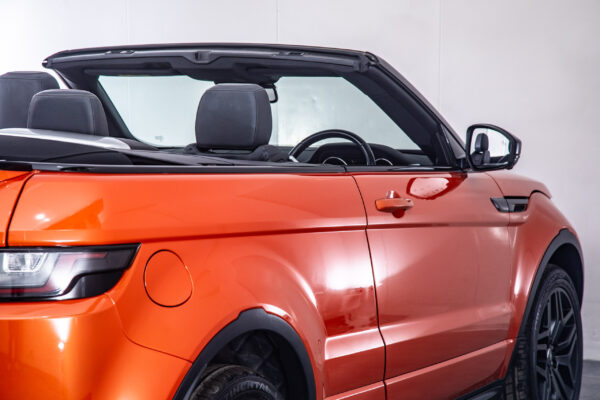 レンジローバーイヴォークコンバーチブル HSE ダイナミック 4WD