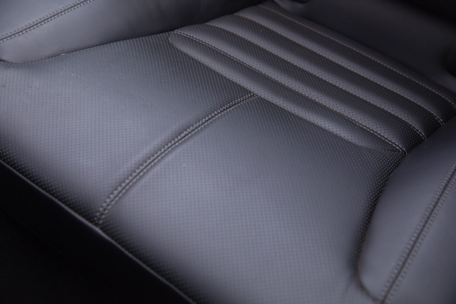 レンジローバーイヴォーク HSE ダイナミック 4WD