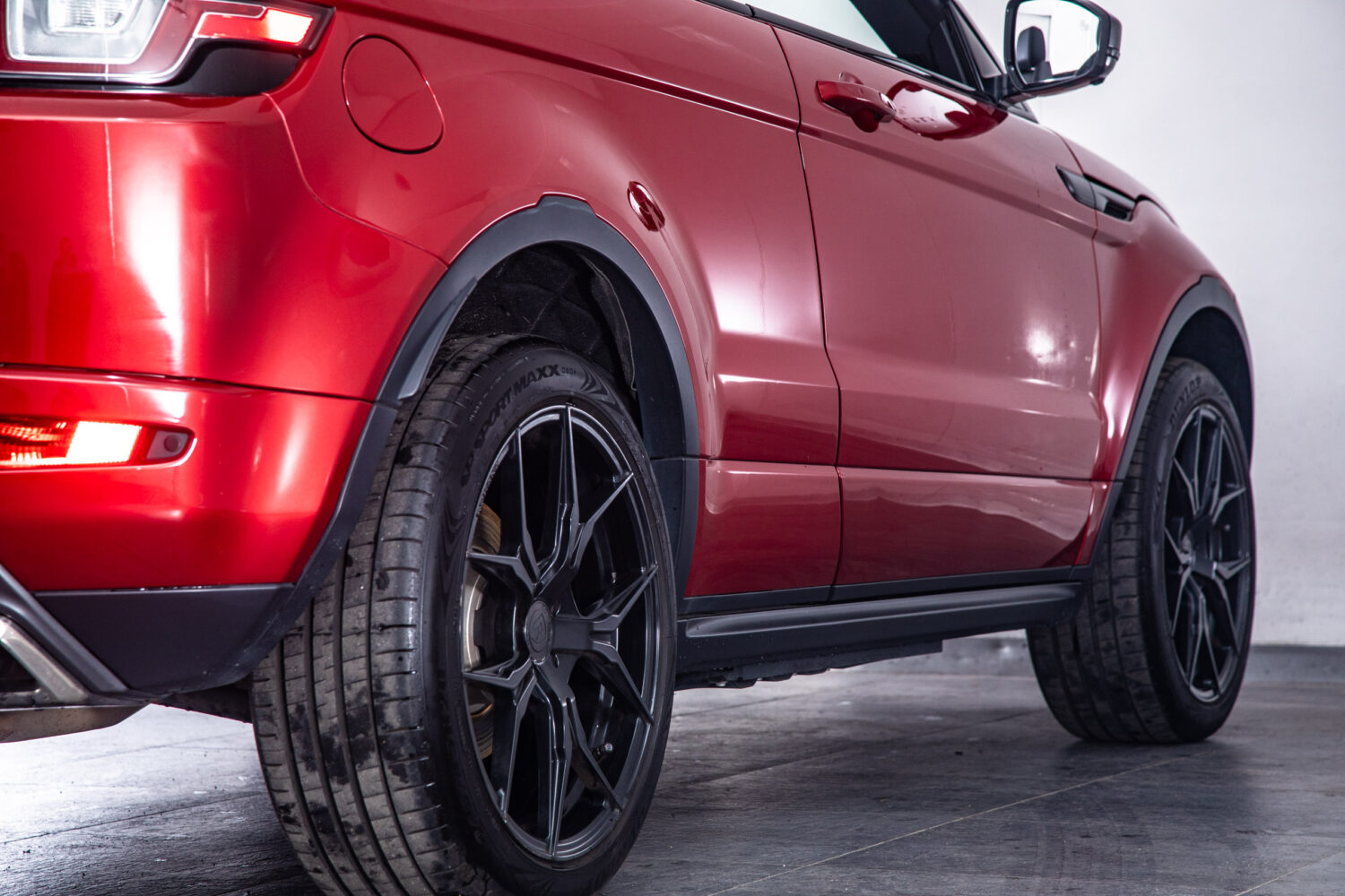 レンジローバーイヴォーク HSE ダイナミック 4WD