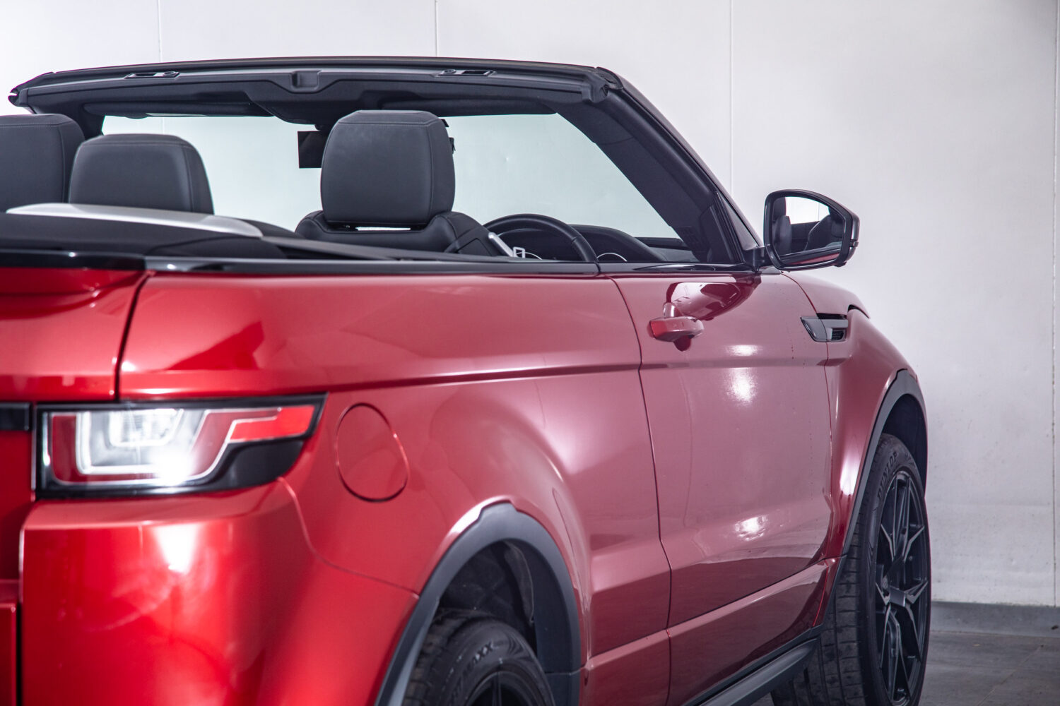 レンジローバーイヴォーク HSE ダイナミック 4WD