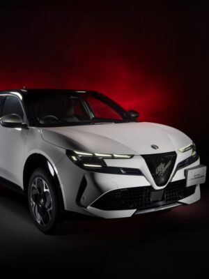 120台限定の「白」　アルファ・ロメオ・ジュニア・エディツィオーネ・ビアンコ