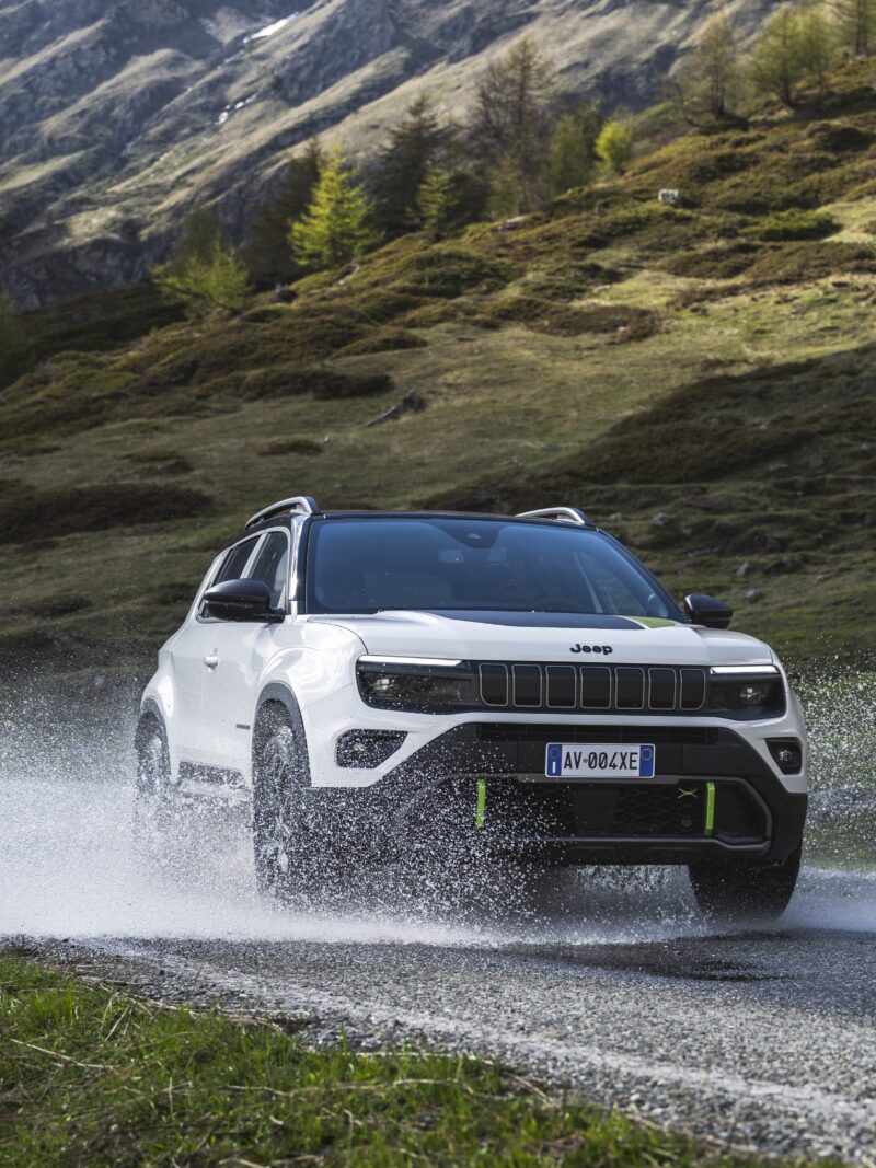 ローンチエディションも同時発売　ジープ・アヴェンジャー 4xe ハイブリッド登場