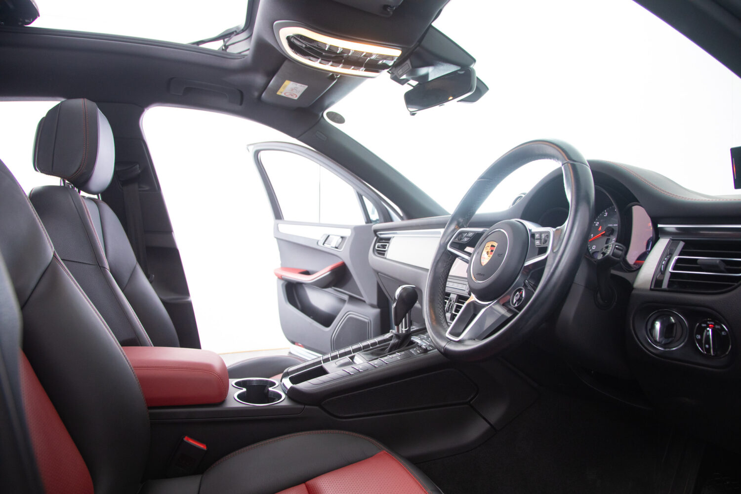 マカン S シュポルト エディション (パノラミック ルーフ システム装着車) PDK 4WD