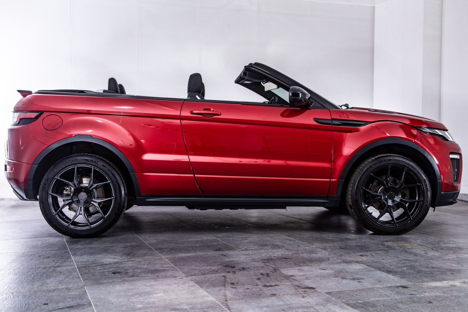 レンジローバーイヴォーク HSE ダイナミック 4WD