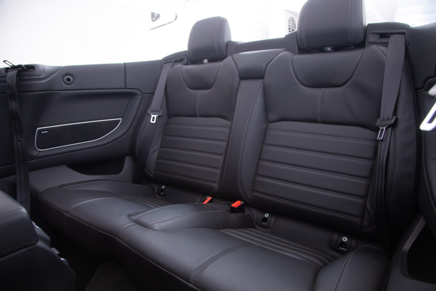 レンジローバーイヴォーク HSE ダイナミック 4WD