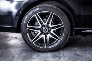 Vクラス V220 d エクスクルーシブ ロング プラチナスイート ディーゼルターボ