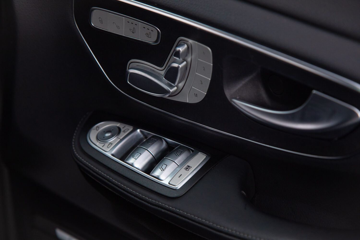 Vクラス V220 d エクスクルーシブ ロング プラチナスイート ディーゼルターボ