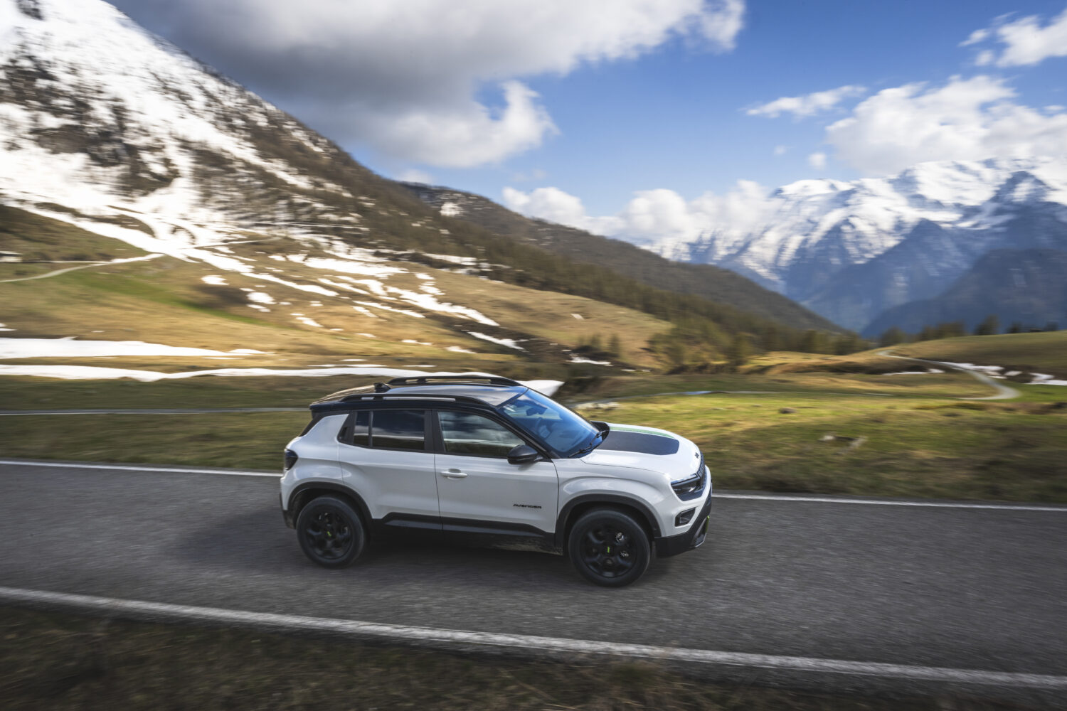 ローンチエディションも同時発売　ジープ・アヴェンジャー 4xe ハイブリッド登場