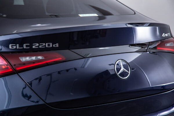 GLCクーペ 220d 4マチック コア (ISG) AMGラインパッケージ 4WD