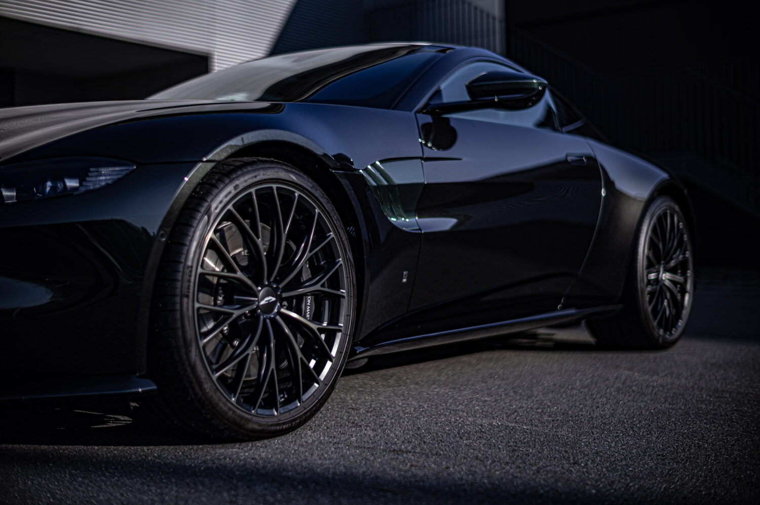 アストンマーティン・ヴァンテージ 110th Anniversary（2025）節度の奥に残る熱