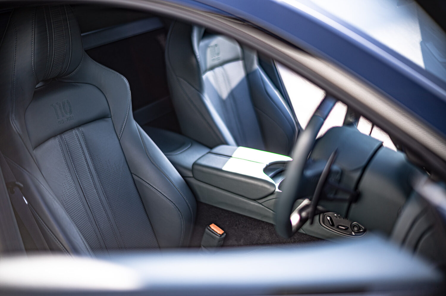 アストンマーティン・ヴァンテージ 110th Anniversary（2025）節度の奥に残る熱