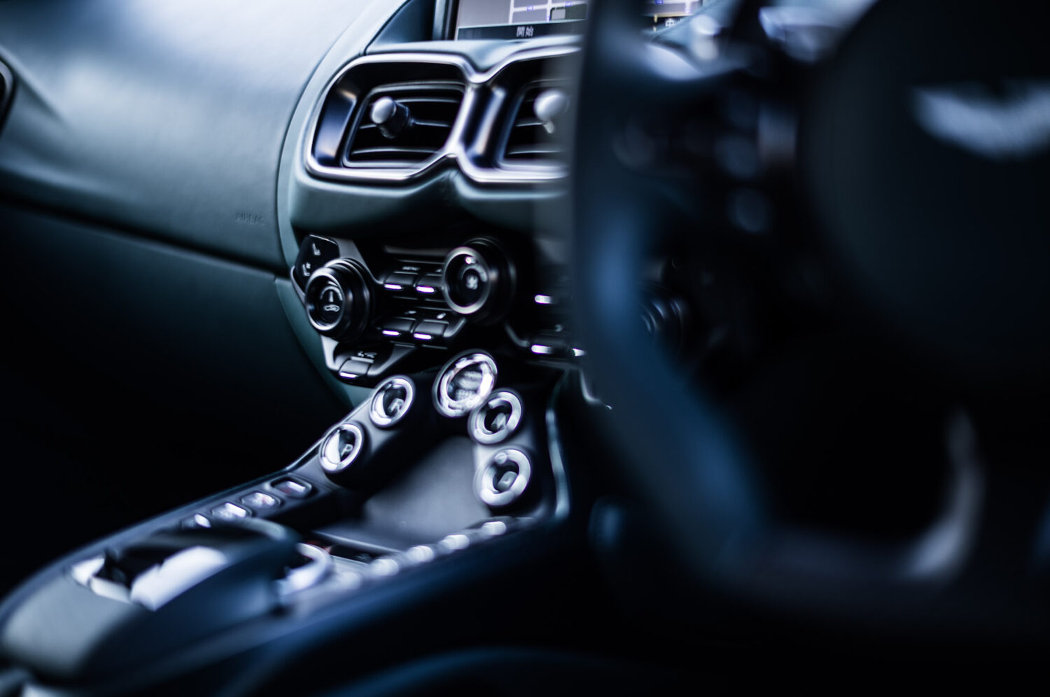 アストンマーティン・ヴァンテージ 110th Anniversary（2025）節度の奥に残る熱