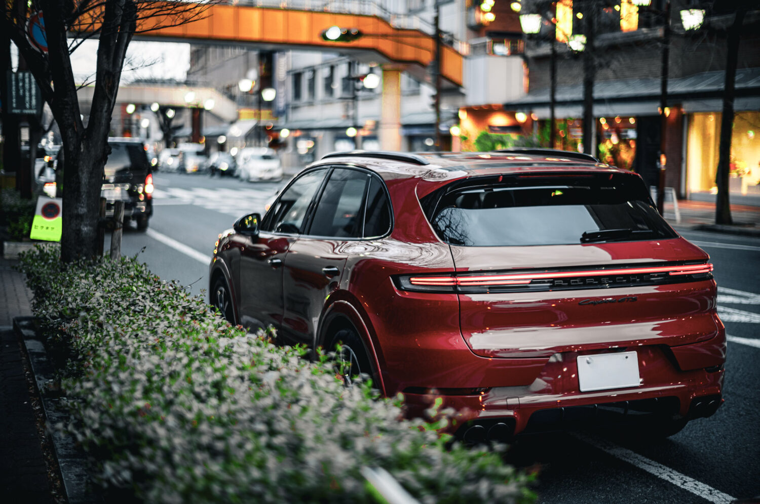 ポルシェ・カイエンGTS（2024）赤を選ぶという意思