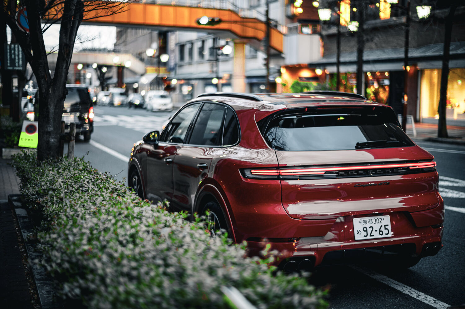 ポルシェ・カイエンGTS（2024）赤を選ぶという意思