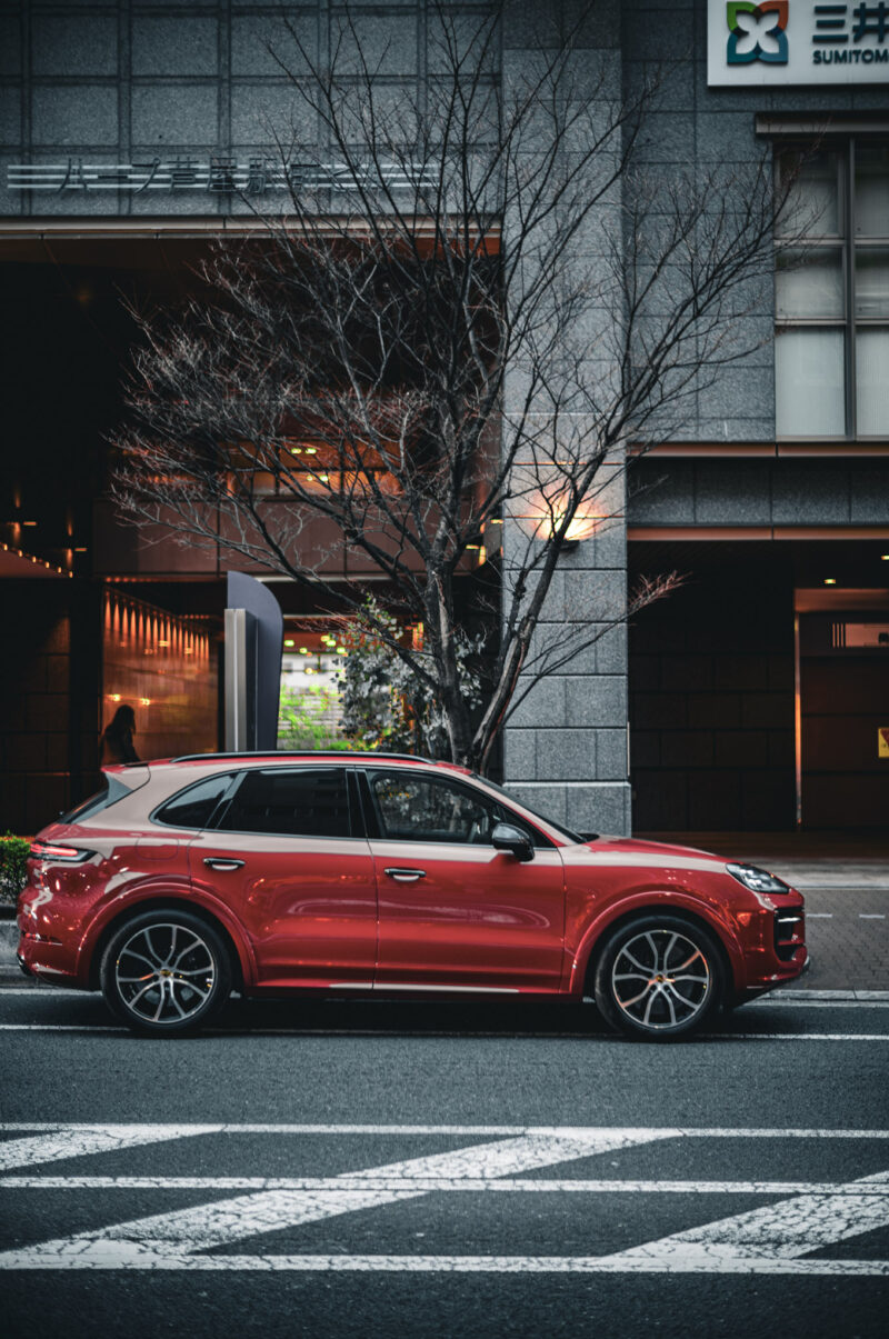 ポルシェ・カイエンGTS（2024）赤を選ぶという意思