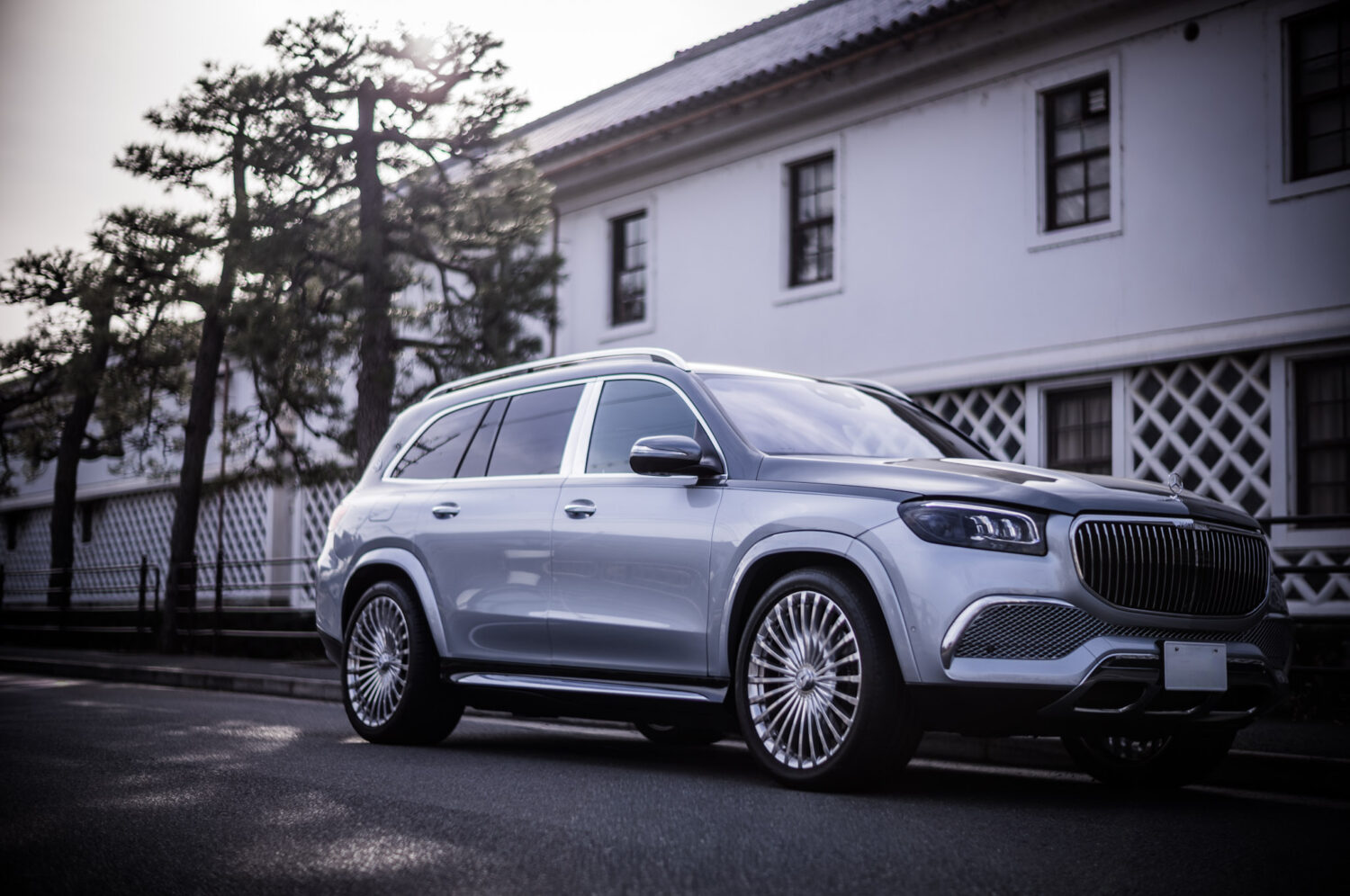 メルセデス・マイバッハ・GLS（2024）理論が優雅さに昇華したとき