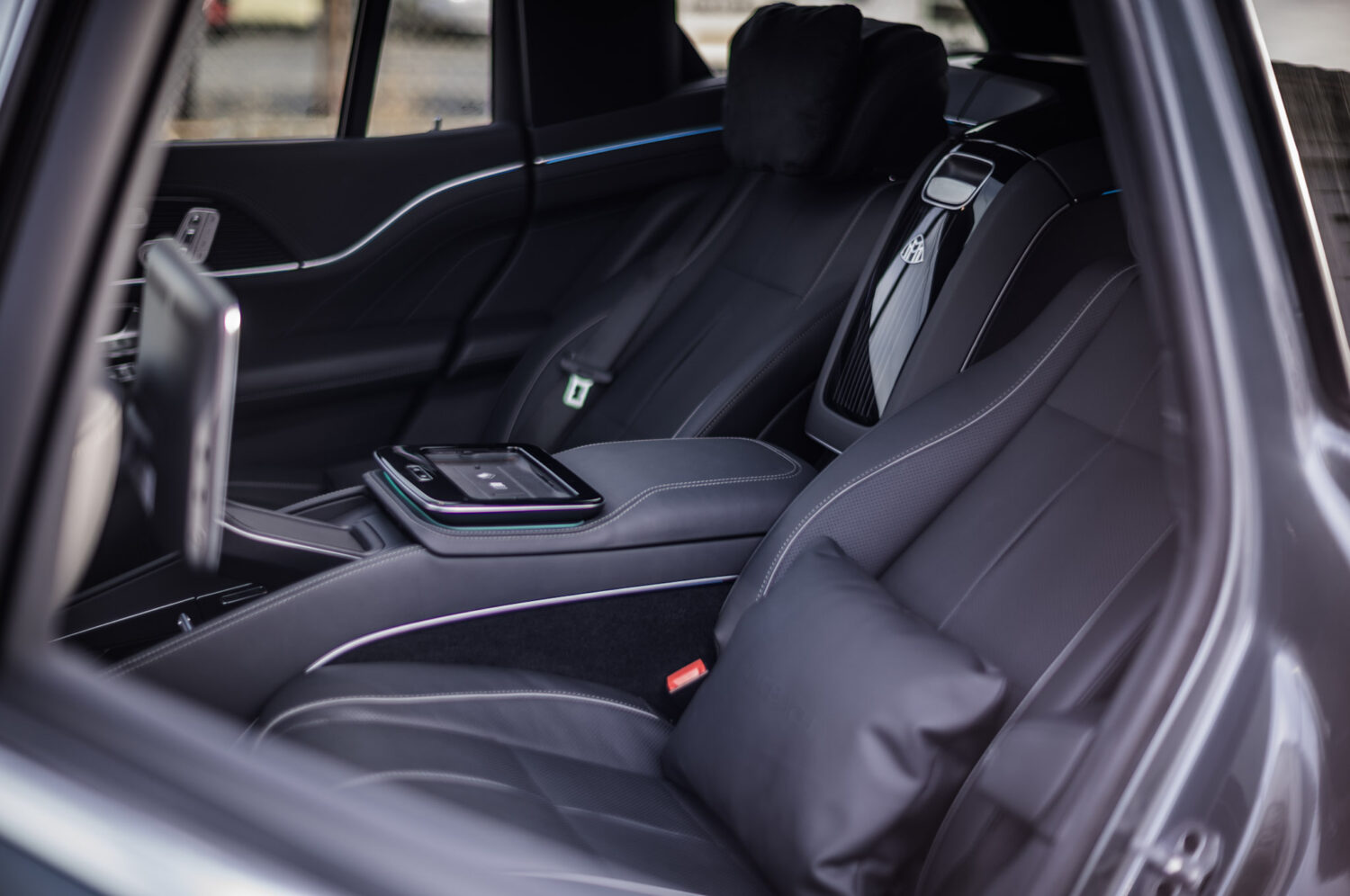 メルセデス・マイバッハ・GLS（2024）理論が優雅さに昇華したとき