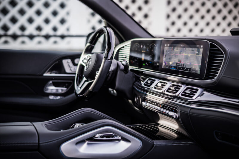 メルセデス・マイバッハ・GLS（2024）理論が優雅さに昇華したとき