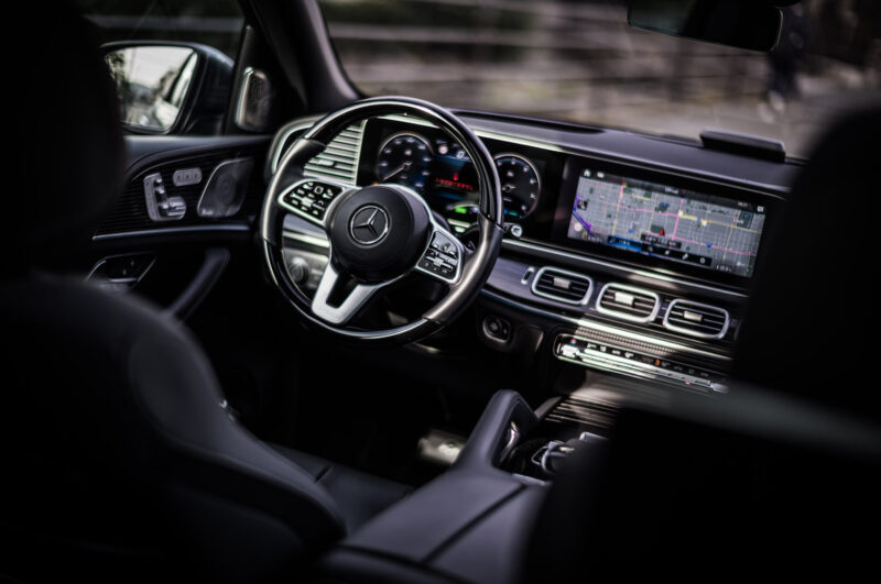 メルセデス・マイバッハ・GLS（2024）理論が優雅さに昇華したとき