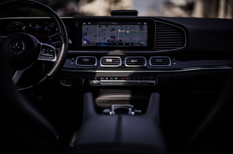 メルセデス・マイバッハ・GLS（2024）理論が優雅さに昇華したとき