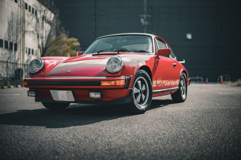 ポルシェ・911（1977）人が合わせて乗る最後の911