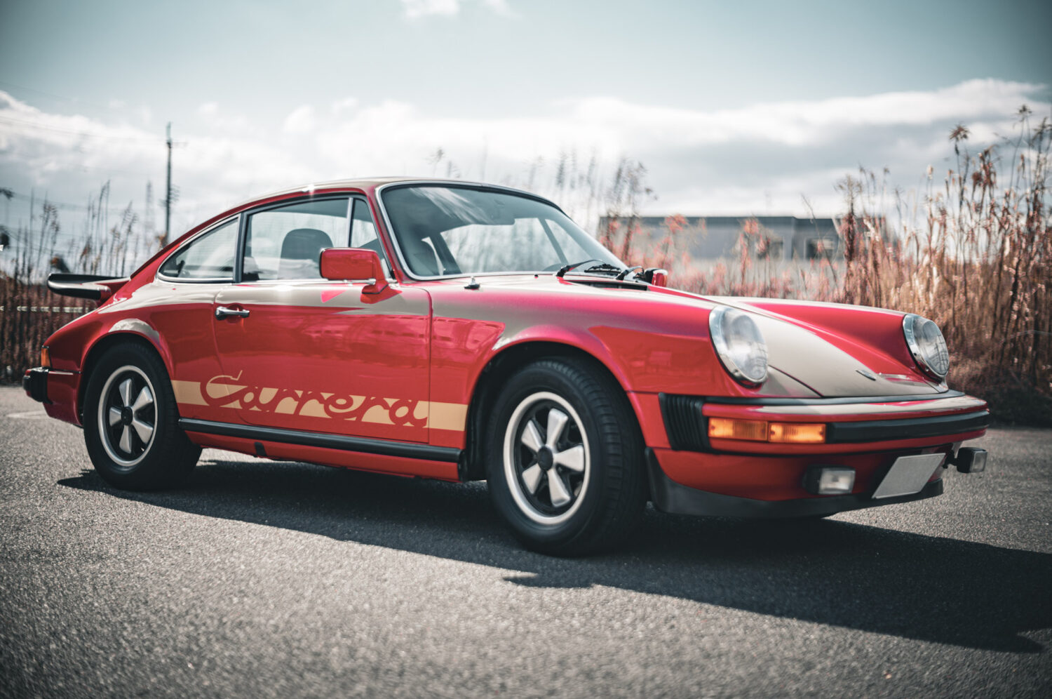 ポルシェ・911（1977）人が合わせて乗る最後の911