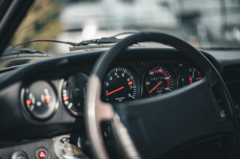 ポルシェ・911（1977）人が合わせて乗る最後の911