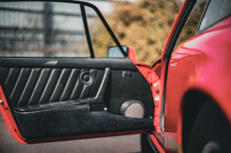 ポルシェ・911（1977）人が合わせて乗る最後の911