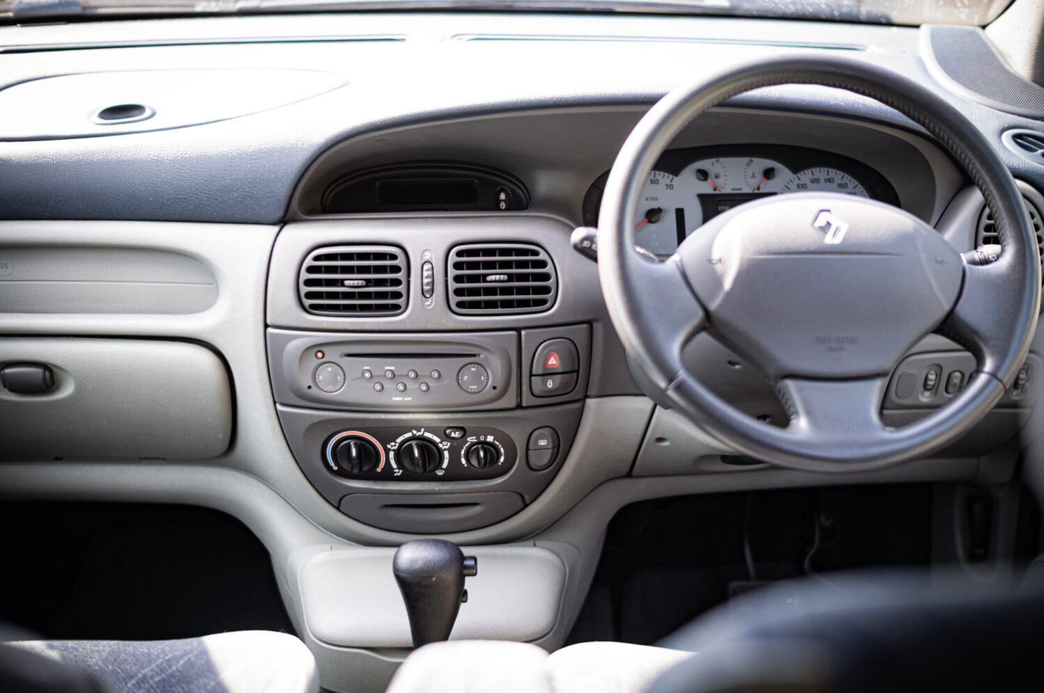 ルノー・セニック（2001）ミニバンの先駆者