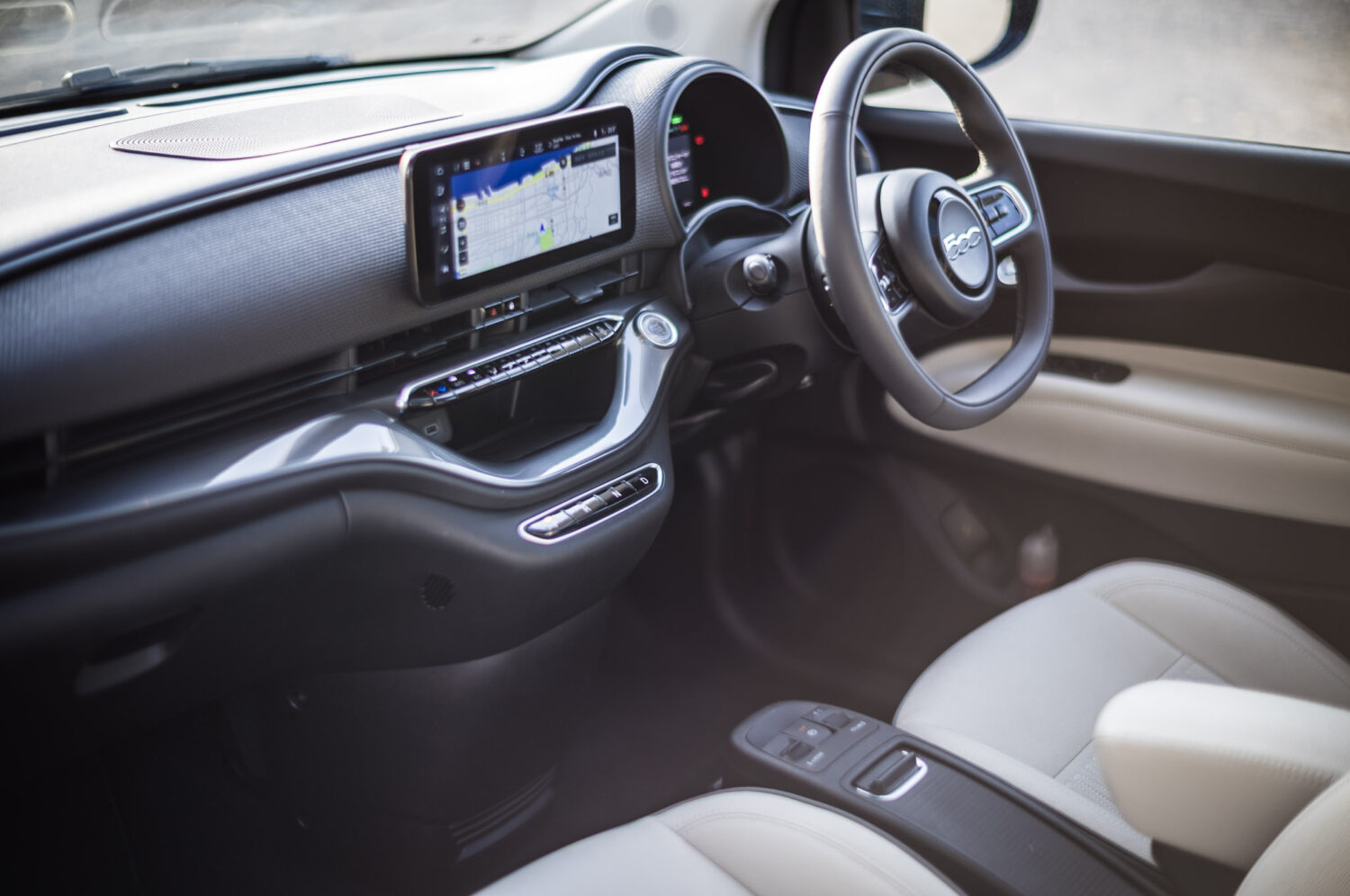 フィアット・500e（2022）日常が、イタリアになる