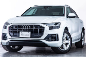 Q8 55TFSIクワトロデビューPラグジュアリー4WD
