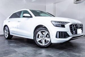 Q8 55TFSIクワトロデビューPラグジュアリー4WD