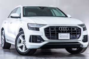 Q8 55TFSIクワトロデビューPラグジュアリー4WD