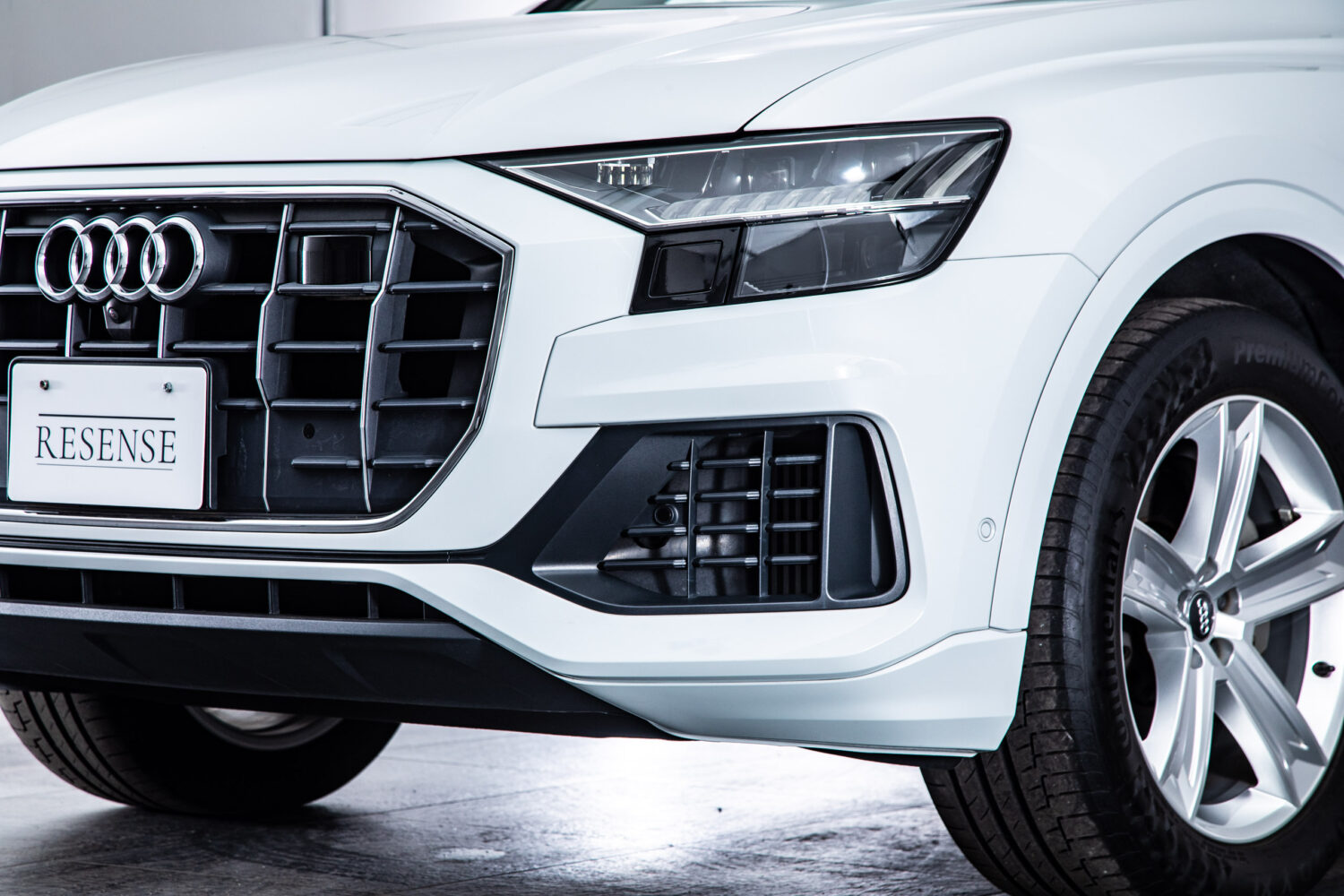 Q8 55TFSIクワトロデビューPラグジュアリー4WD