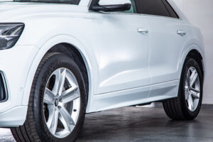 Q8 55TFSIクワトロデビューPラグジュアリー4WD