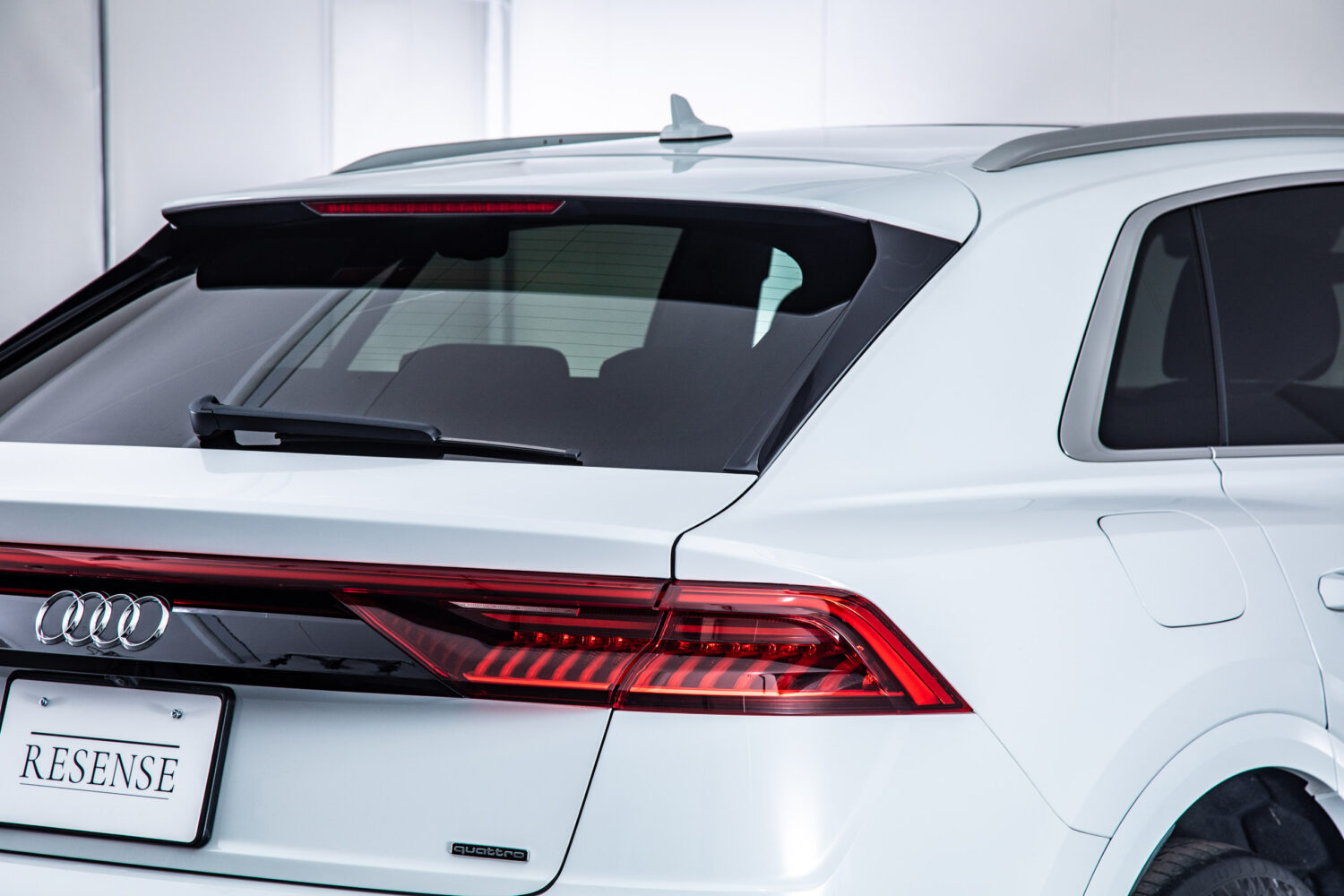 Q8 55TFSIクワトロデビューPラグジュアリー4WD