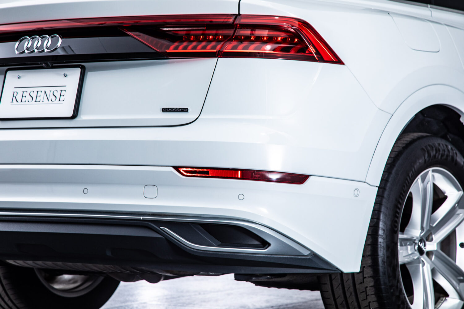 Q8 55TFSIクワトロデビューPラグジュアリー4WD