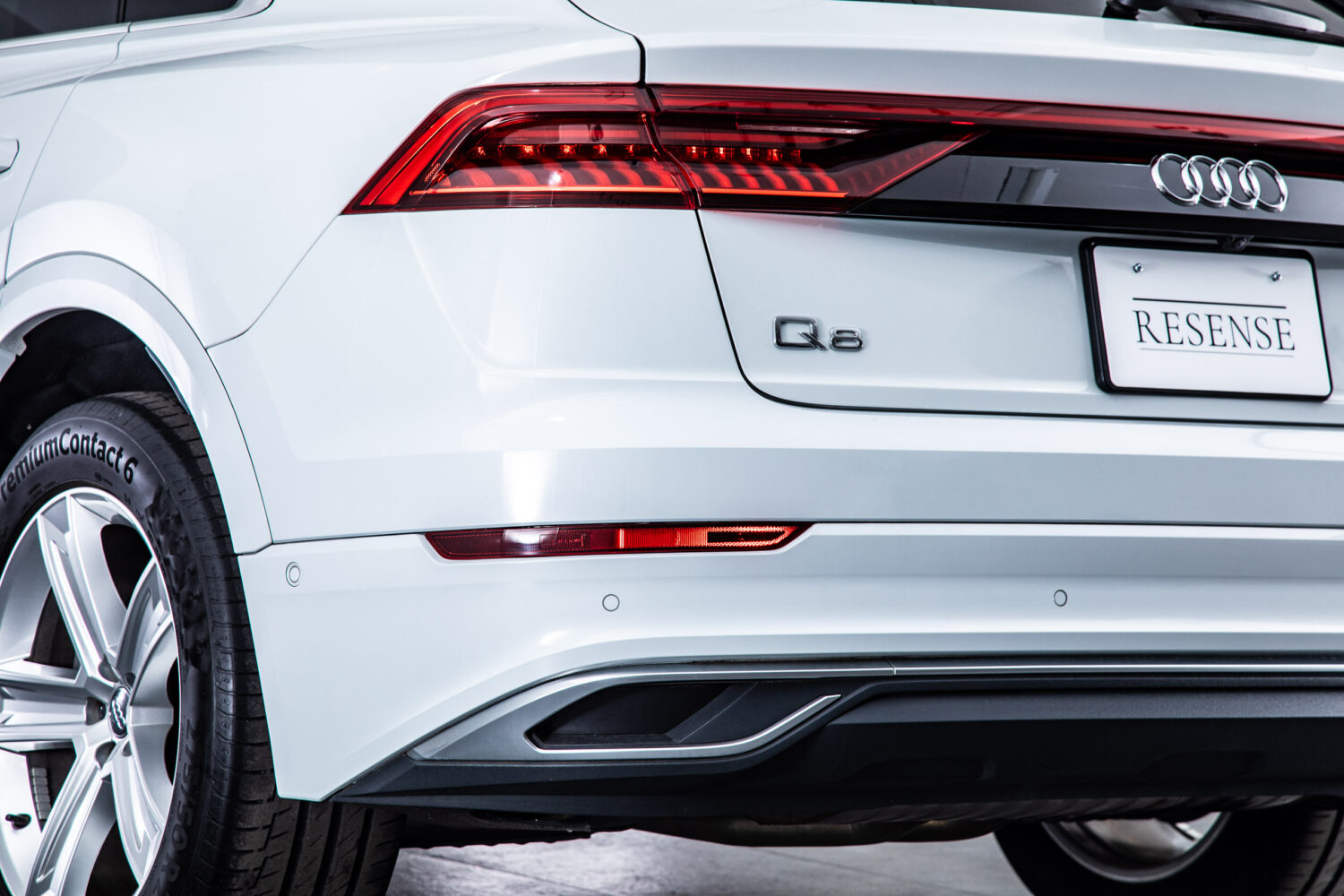 Q8 55TFSIクワトロデビューPラグジュアリー4WD