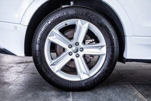 Q8 55TFSIクワトロデビューPラグジュアリー4WD