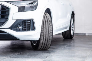 Q8 55TFSIクワトロデビューPラグジュアリー4WD