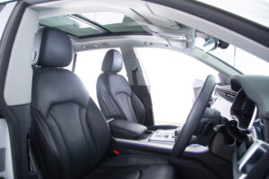 Q8 55TFSIクワトロデビューPラグジュアリー4WD