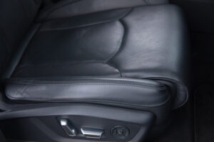 Q8 55TFSIクワトロデビューPラグジュアリー4WD