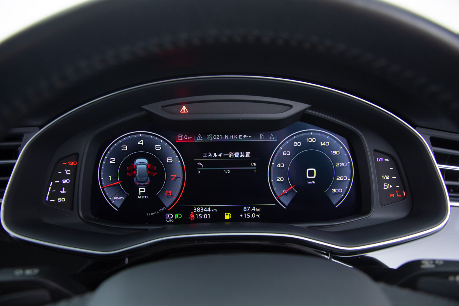 Q8 55TFSIクワトロデビューPラグジュアリー4WD