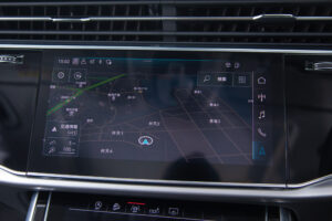 Q8 55TFSIクワトロデビューPラグジュアリー4WD