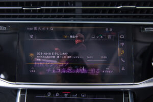 Q8 55TFSIクワトロデビューPラグジュアリー4WD