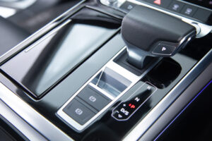 Q8 55TFSIクワトロデビューPラグジュアリー4WD